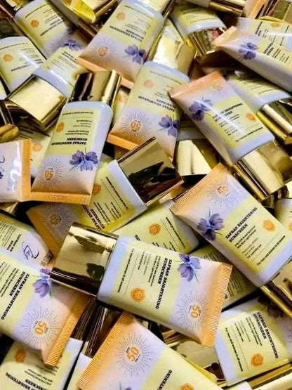 Zafran Brightening Sunscreen SPF50 PA+++ 30gm | For Men & Women Daily Use | GWLDWEB |GWLDECOMMERCE BUY NOW (P-2931)